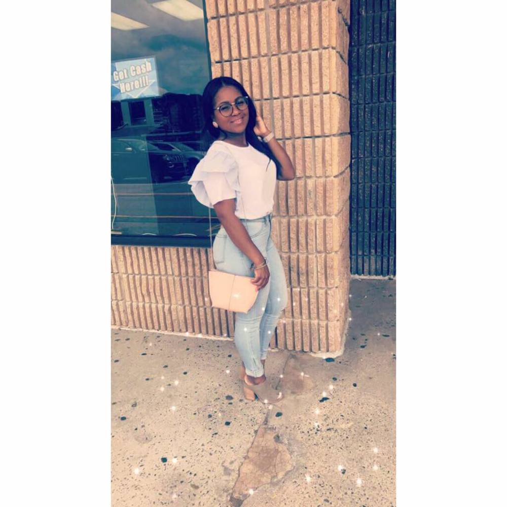 Meet your Posher, Yulissa